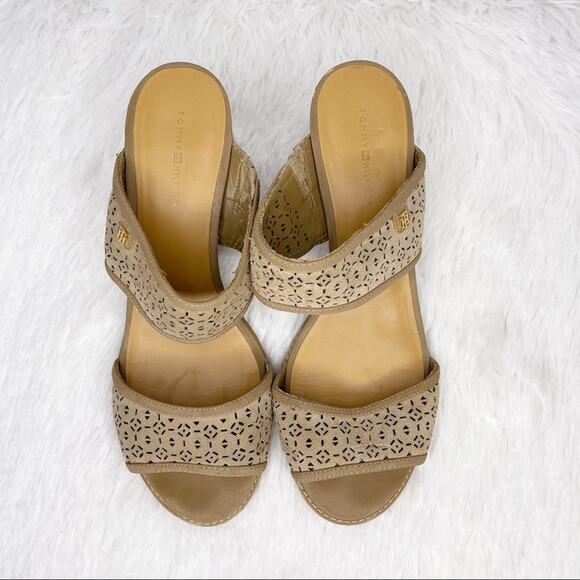 TOMMY HILFIGER / tan laser cut chunky sandals - Picture 7 of 11